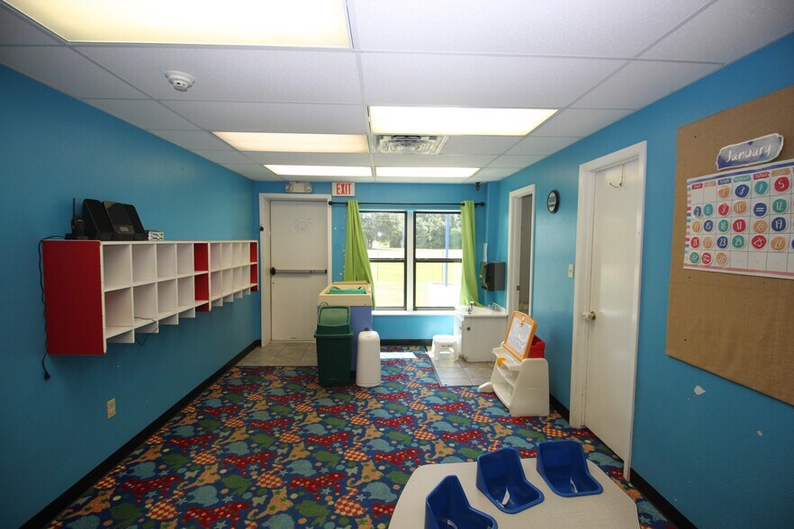 More Photos Of 3421 E Walnut St, Pearland Daycare Center For Sale