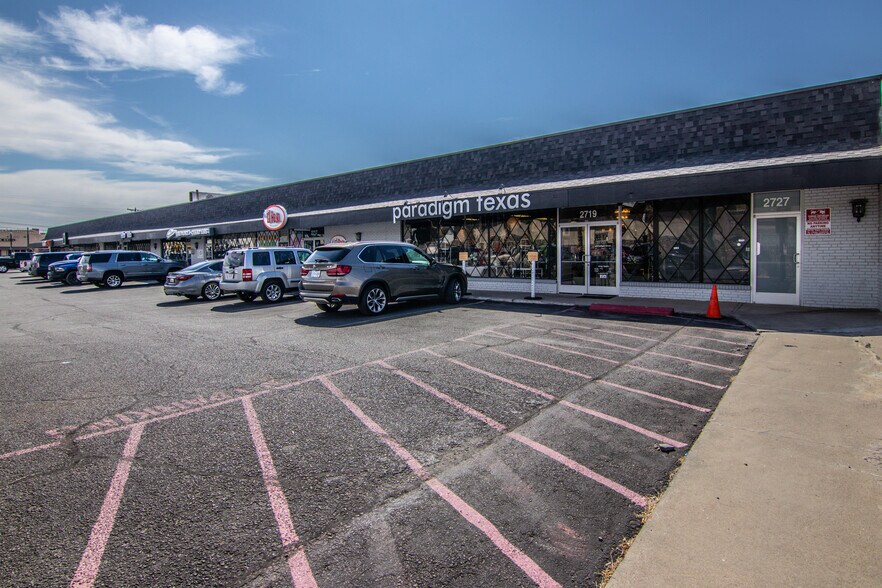 More Photos Of 2701-2727 N Stanton St, El Paso Storefront For Sale