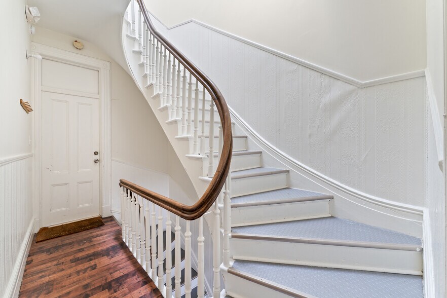 More Photos Of 2502 Palisade Ave, Weehawken Storefront Retail Residential For Sale