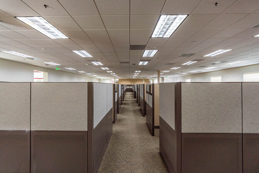 More Photos Of 314-320 E Avenue K6, Lancaster Industrial For Lease