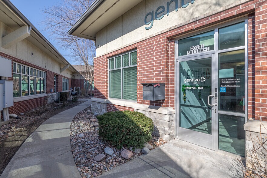 More Photos Of 20101 E Jackson Dr, Independence Office For Sale