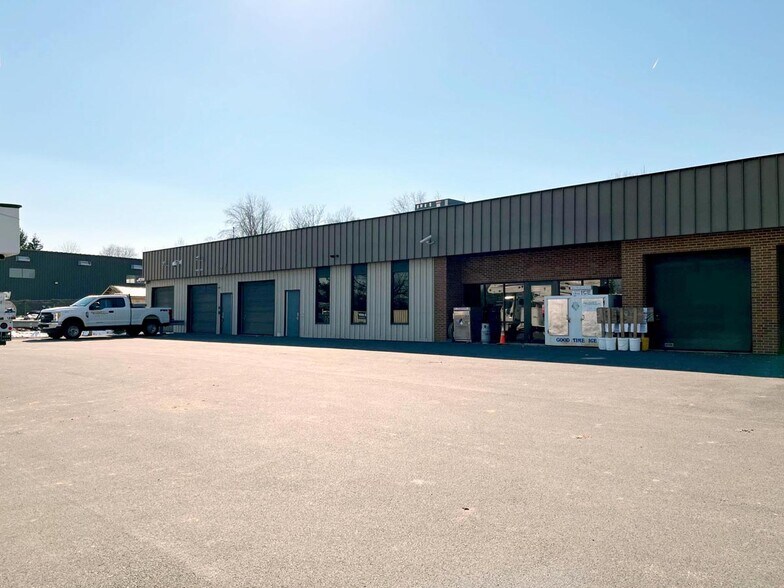 More Photos Of 3040 Industry Dr, Lancaster Flex For Sale