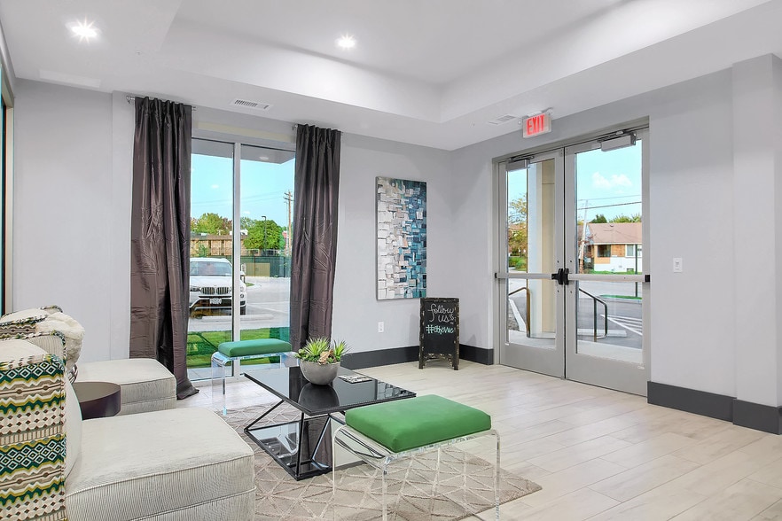 More Photos Of 1001 Old Olive Way, Creve Coeur Apartments For Lease