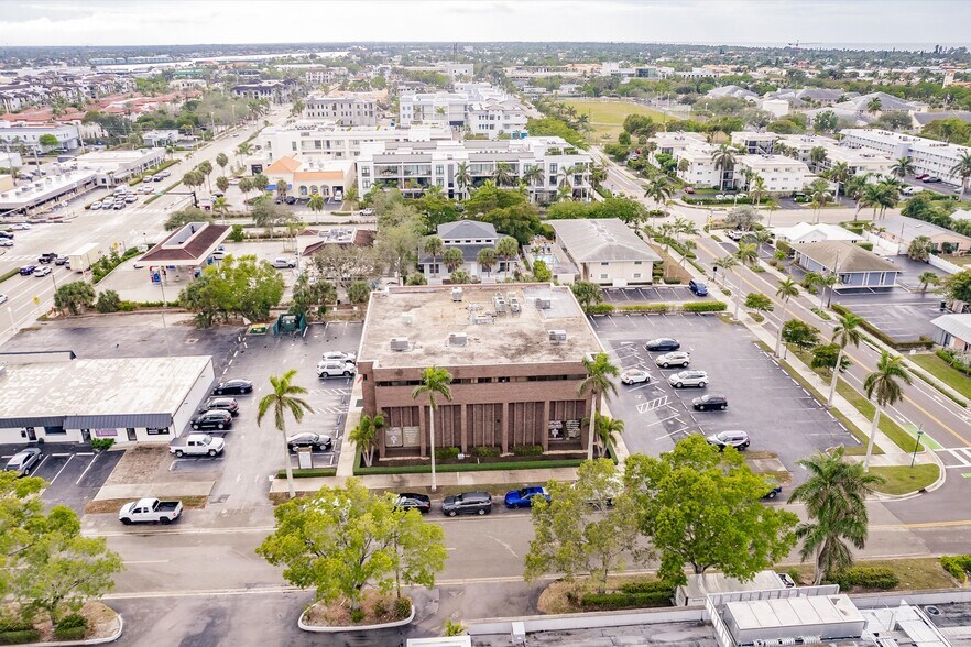 More Photos Of 848 1st Ave N, Naples Medical For Lease