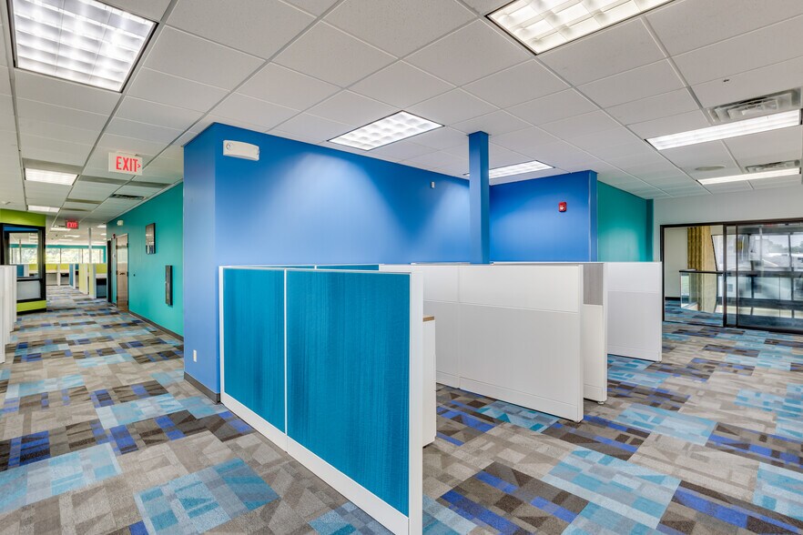 More Photos Of 500 W 1 St Ave, Hutchinson Office For Sale
