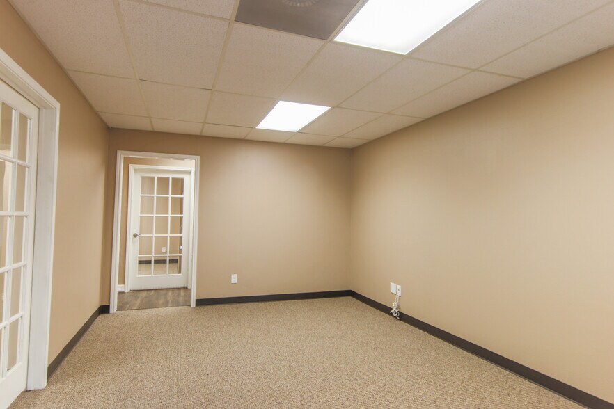 More Photos Of 3421 W Davis St, Conroe Medical For Lease
