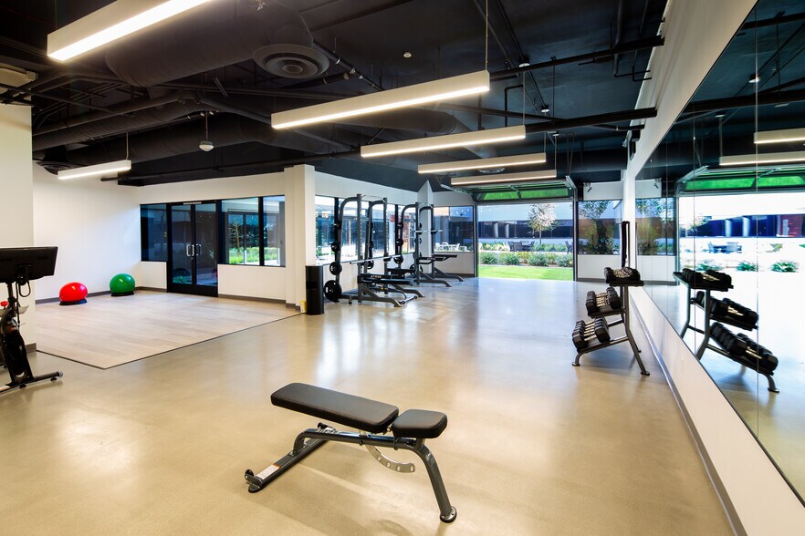 More Photos Of 10089 Willow Creek Rd, San Diego Office For Lease