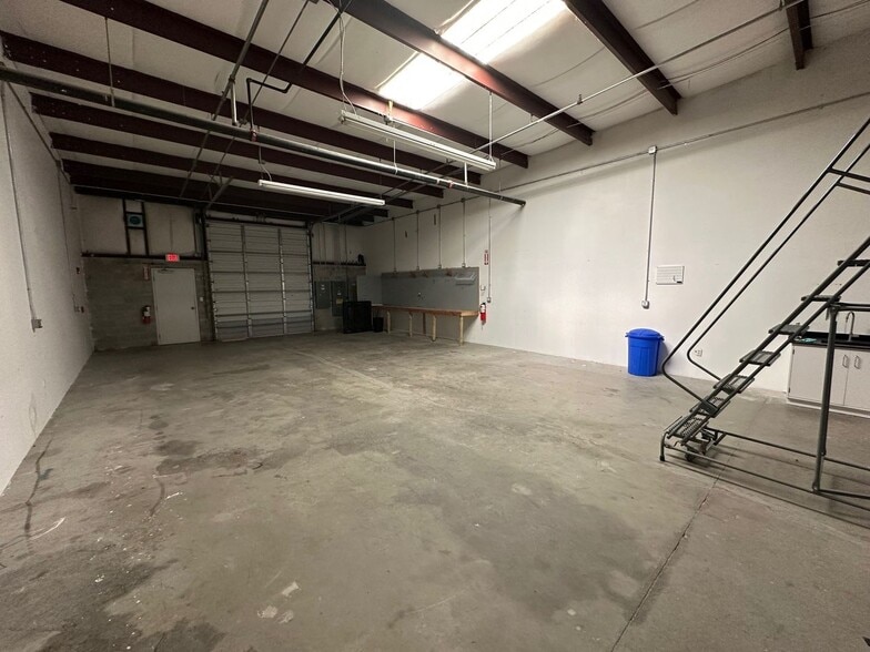More Photos Of 188 Triple Diamond Blvd, Nokomis Warehouse For Sale