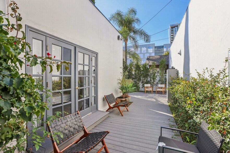 More Photos Of 6082 Selma Ave, Los Angeles Rehabilitation Center For Lease