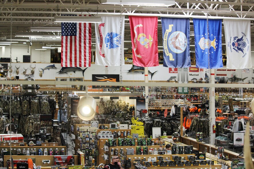 More Photos Of 1450 N Renaissance Blvd NE, Albuquerque Freestanding For Sale