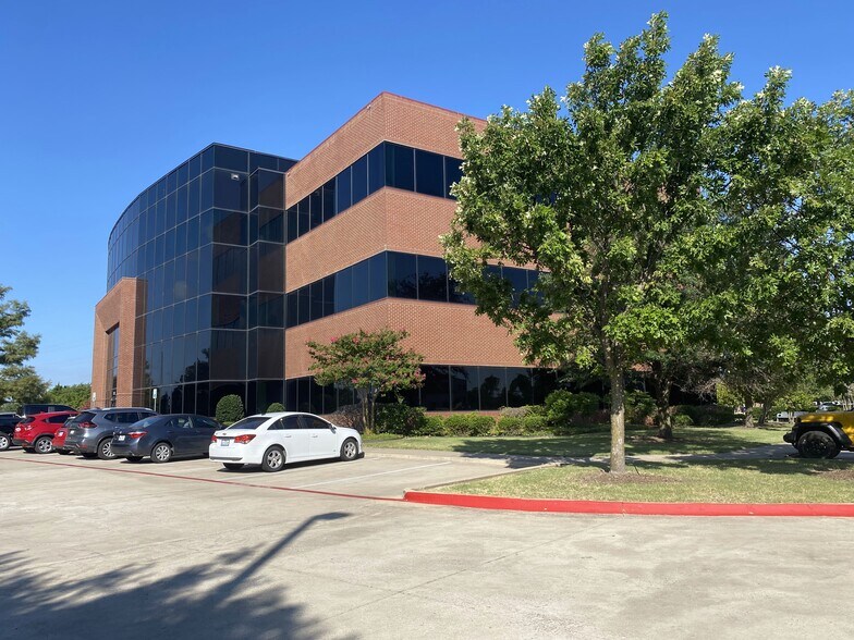 More Photos Of 1575 Heritage Dr, McKinney Office For Lease
