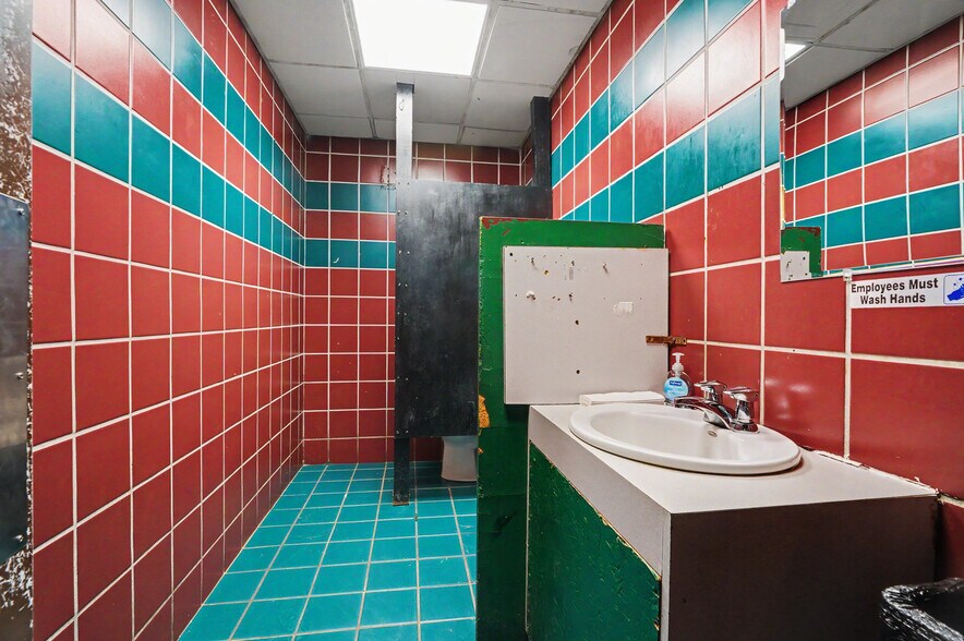 More Photos Of 244 N Water St, Kent Bar For Sale