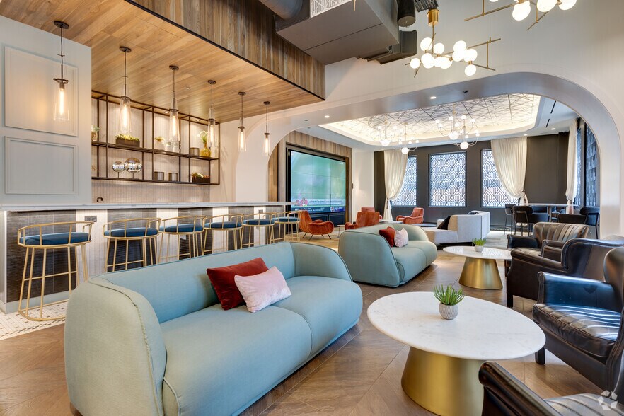 More Photos Of 182 W Lake St, Chicago Apartments For Lease