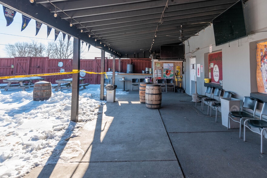 More Photos Of 2816 Old North Point Rd, Baltimore Bar For Sale