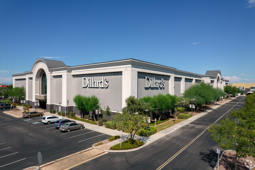 More Photos Of 2716-2810 S Market St, Gilbert Unknown For Lease