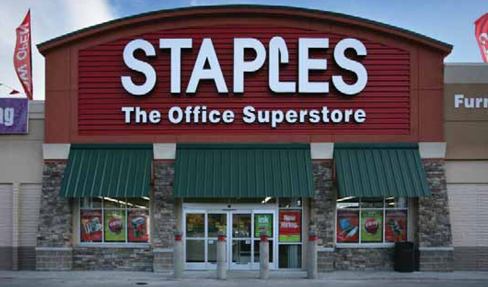 More Photos Of 1323 Dewar Dr, Rock Springs Unknown For Lease