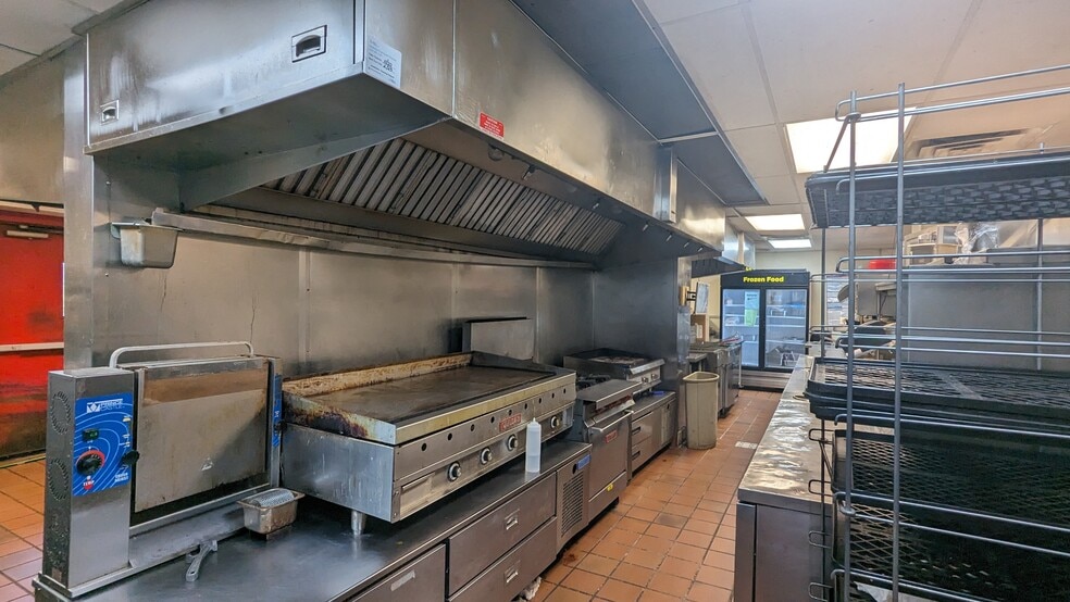 More Photos Of 192 E Main St, Lexington Restaurant For Sale