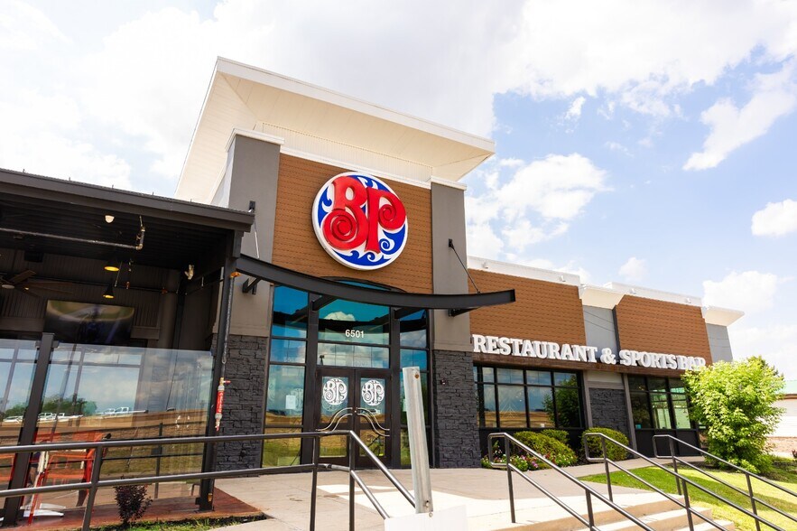 More Photos Of 6501 North Fwy, Fort Worth Restaurant For Sale