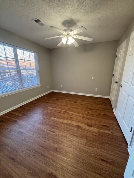 More Photos Of 2820 Plymouth Rd, Johnson City Apartments For Sale