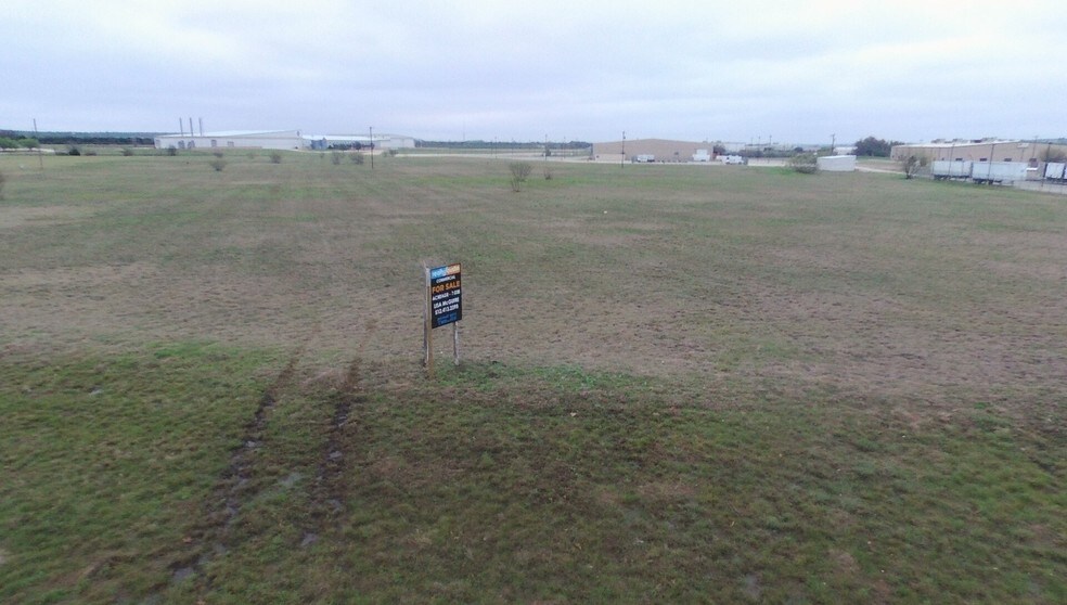 More Photos Of 709 Swanner Loop, Killeen Land For Lease
