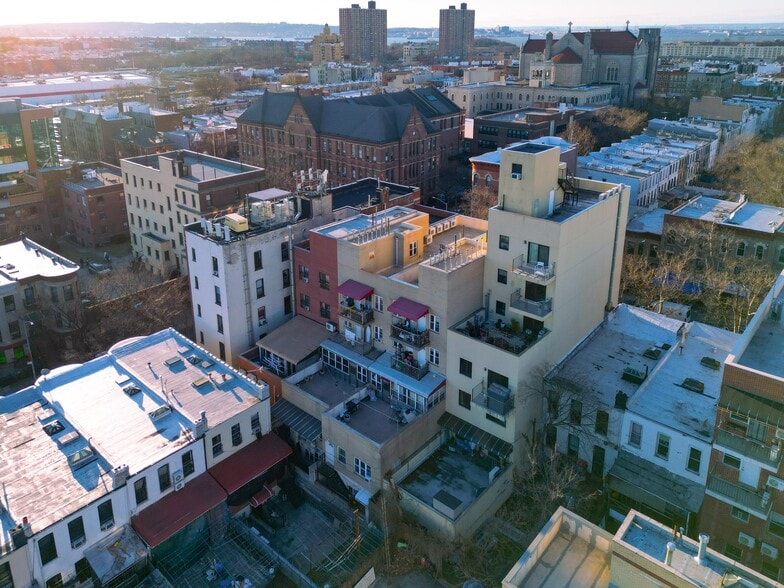 More Photos Of 5811 6th Ave, Brooklyn Office For Sale