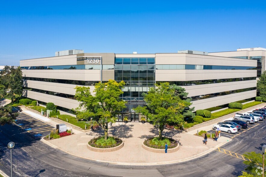 More Photos Of 1230 E Diehl Rd, Naperville Unknown For Lease