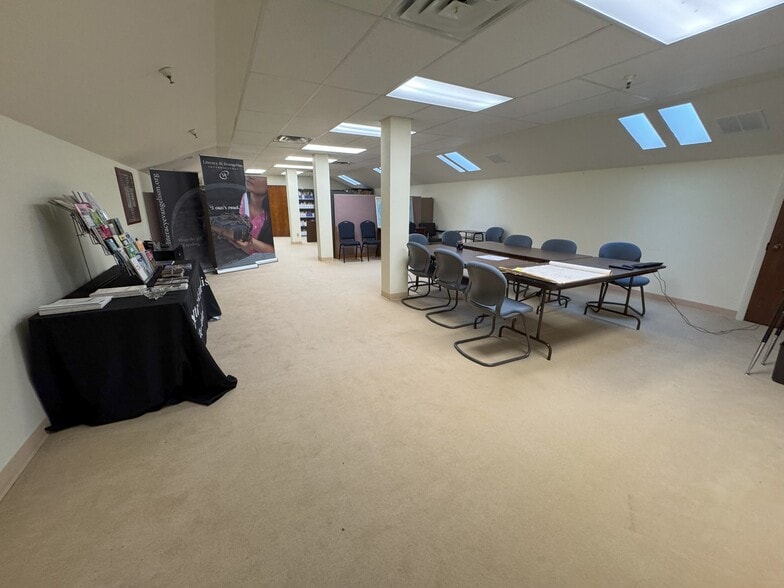 More Photos Of 1800 S Jackson Ave, Tulsa Office For Sale