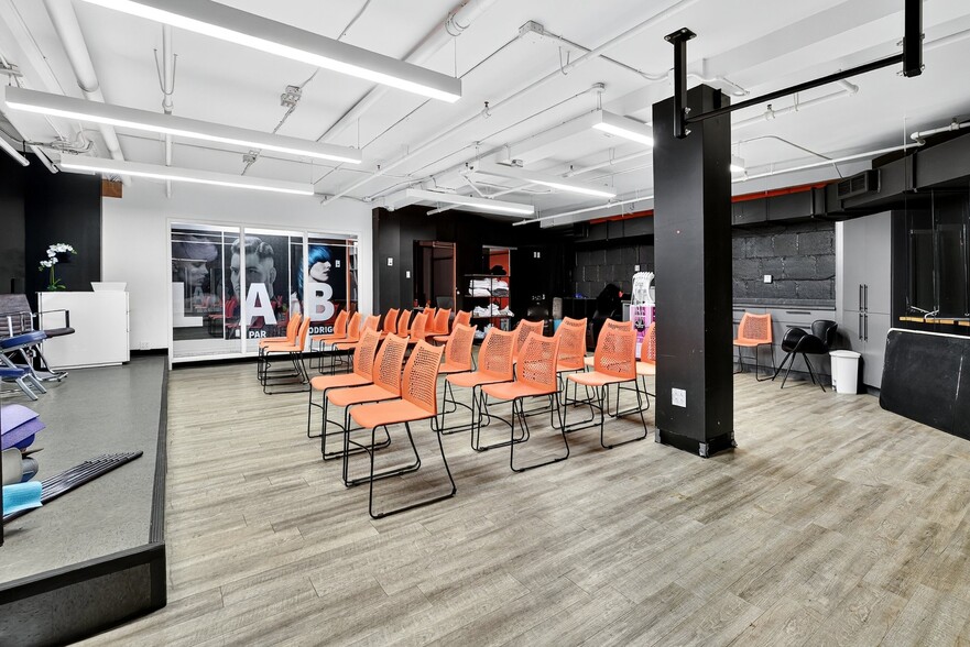 More Photos Of 1200 Rue Atateken, Montréal Storefront Retail Residential For Sale