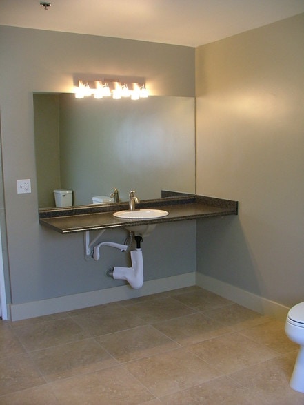 More Photos Of 1017 S Mountain Ave, Monrovia Manufacturing For Lease