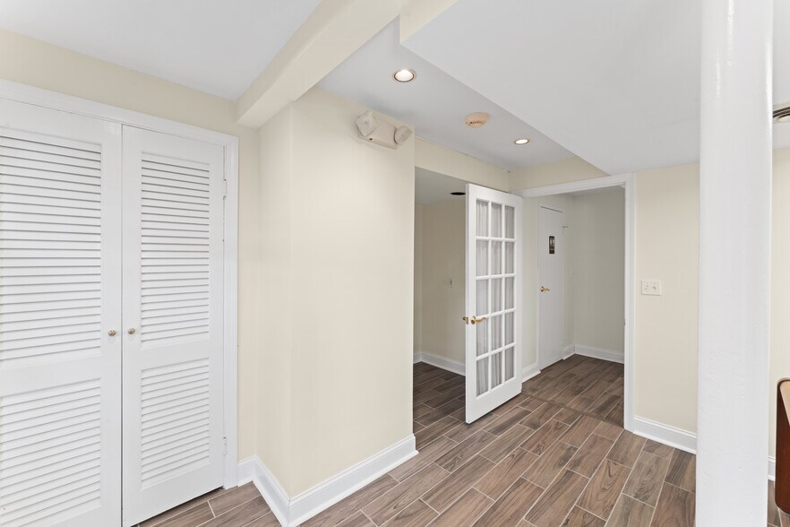 More Photos Of 1238 Post Rd, Fairfield Loft Creative Space For Lease