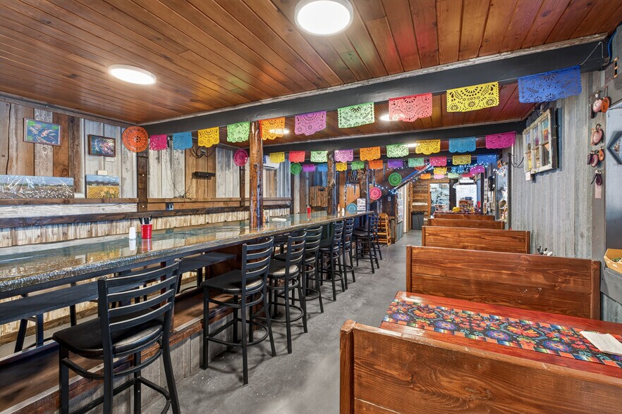 More Photos Of 14969 W Bow Hill Rd, Bow Bar For Sale