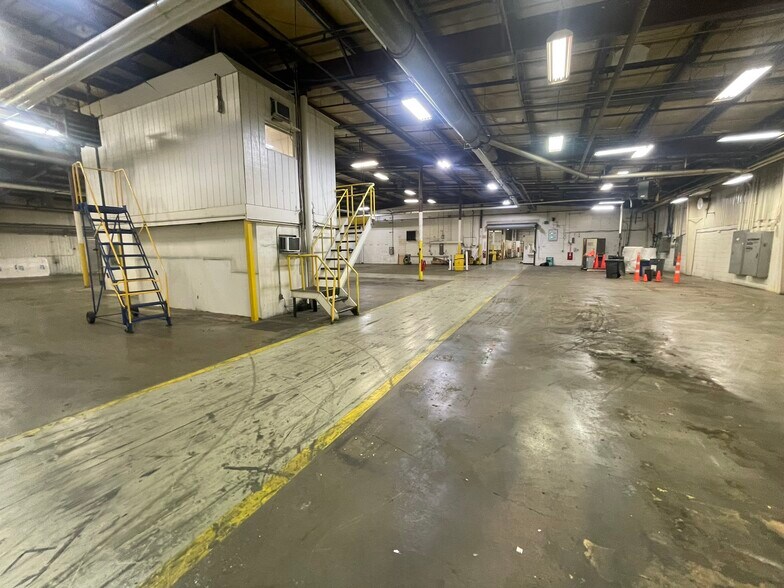 More Photos Of 1137 Progress Rd, Suffolk Manufacturing For Lease