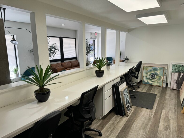 More Photos Of 1302 N Stanton St, El Paso Medical For Sale