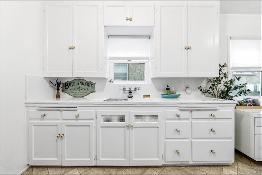 More Photos Of 150 Ximeno Ave, Long Beach Multifamily For Sale