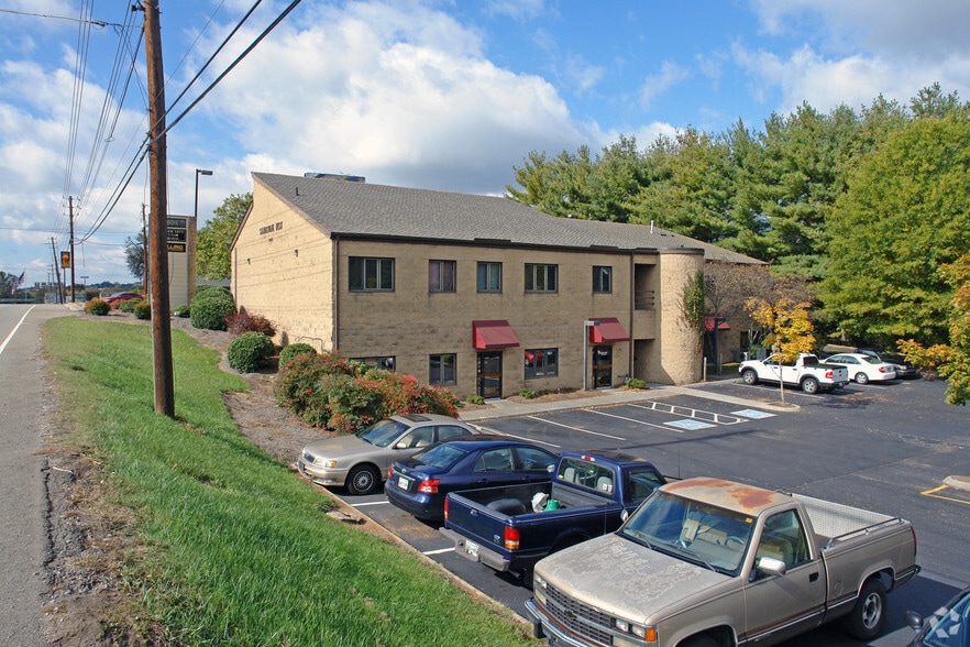 More Photos Of 10805 Kingston Pike, Knoxville Office For Lease