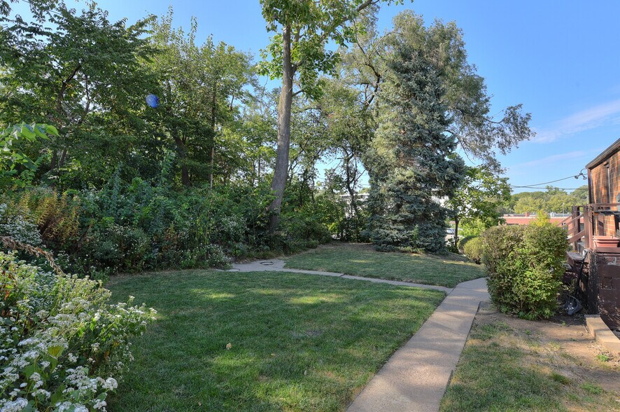 More Photos Of 816 N 36th St, Omaha Apartments For Sale