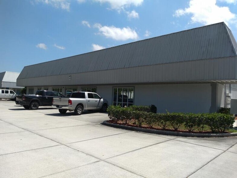 More Photos Of 4025 Dow Rd, Melbourne Unknown For Lease