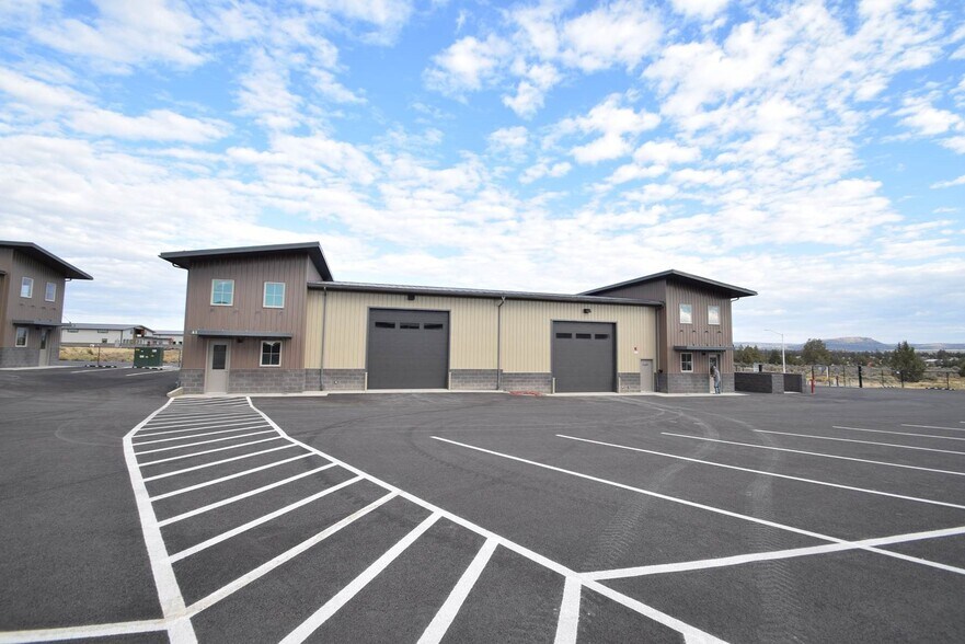 More Photos Of 1051 SW Layton Ct, Prineville Warehouse For Sale
