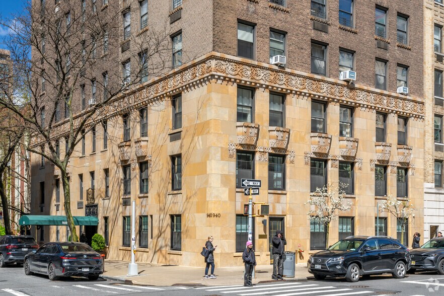 More Photos Of 940 Park Ave, New York Apartments For Sale
