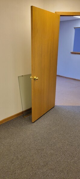 More Photos Of 6520 W Layton Ave, Greenfield Medical For Lease