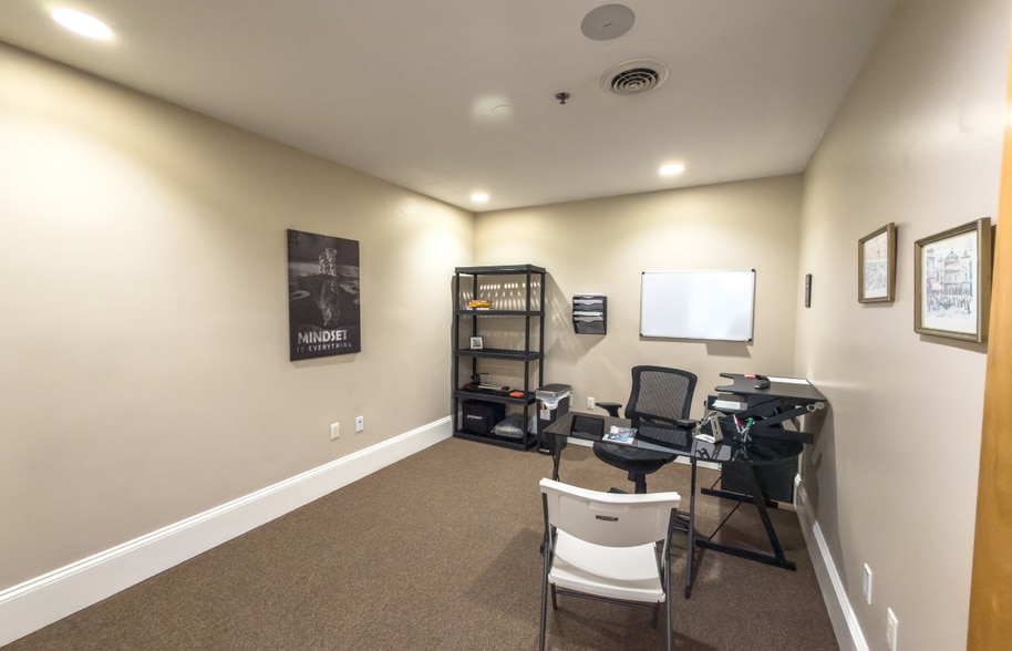 More Photos Of 315 Market St SE, Roanoke Storefront Retail Office For Lease