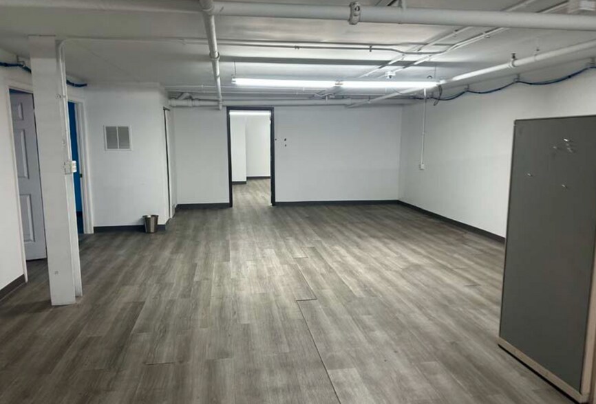 More Photos Of 2331 Terhune Aly, Cincinnati Warehouse For Lease