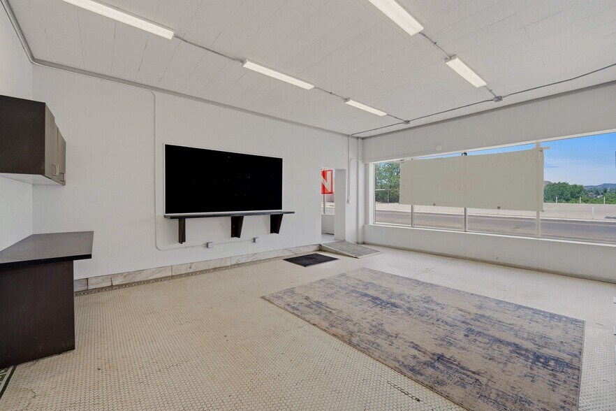 More Photos Of 430 E Main St, Trinidad Industrial For Sale