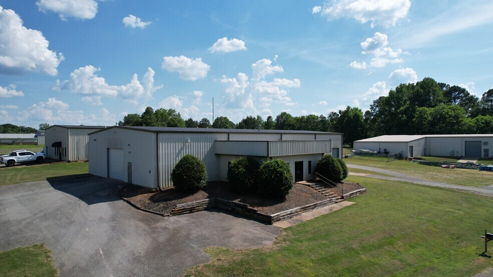 More Photos Of 143 Caggiano Dr, Gaffney Warehouse For Lease