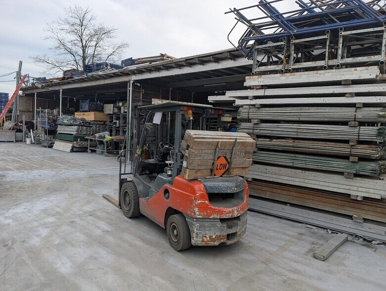 More Photos Of 3 Orgill Ave, Bay Shore Land For Lease