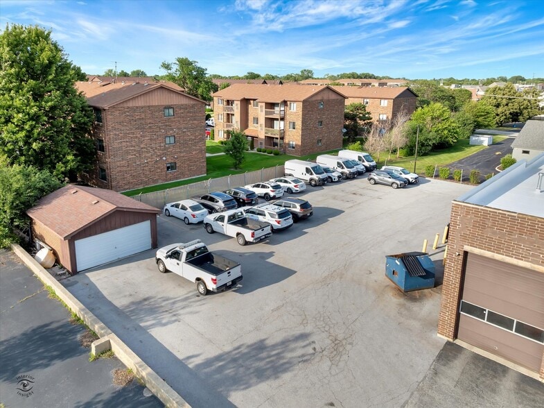 More Photos Of 5736-5740 159th St, Oak Forest Freestanding For Sale