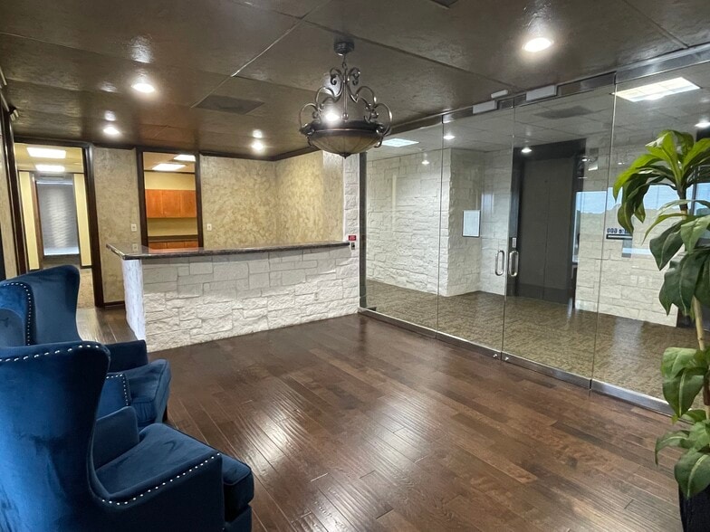 More Photos Of 5625 Cypress Creek Pky, Houston Office For Sale