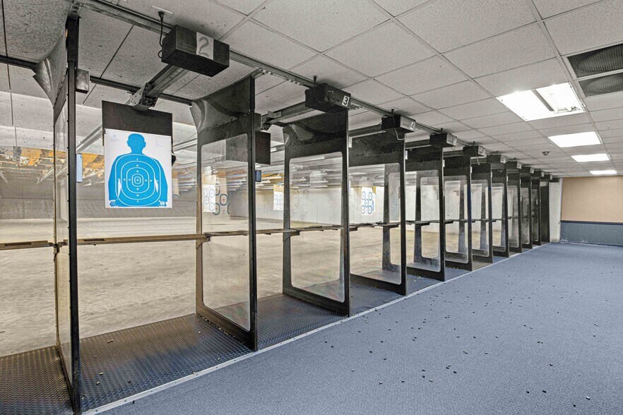 More Photos Of 1031 NE 16th St, Ocala Manufacturing For Sale