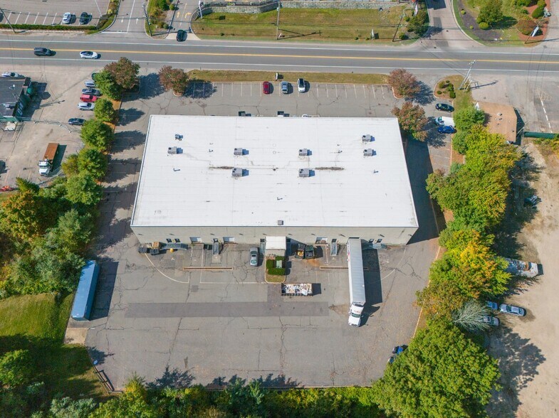 More Photos Of 956 Turnpike St, Canton Showroom For Lease