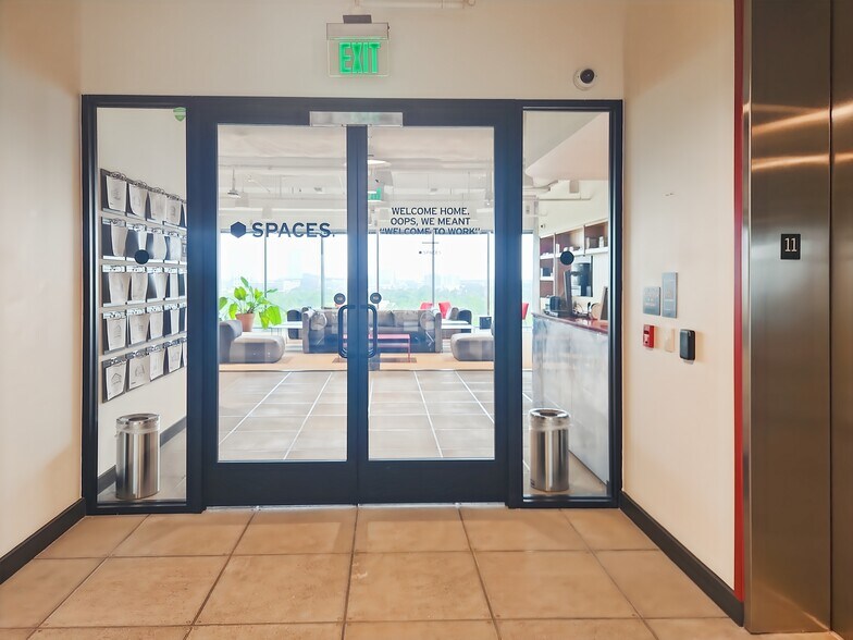 More Photos Of 1725 Hughes Landing Blvd, The Woodlands Coworking Space